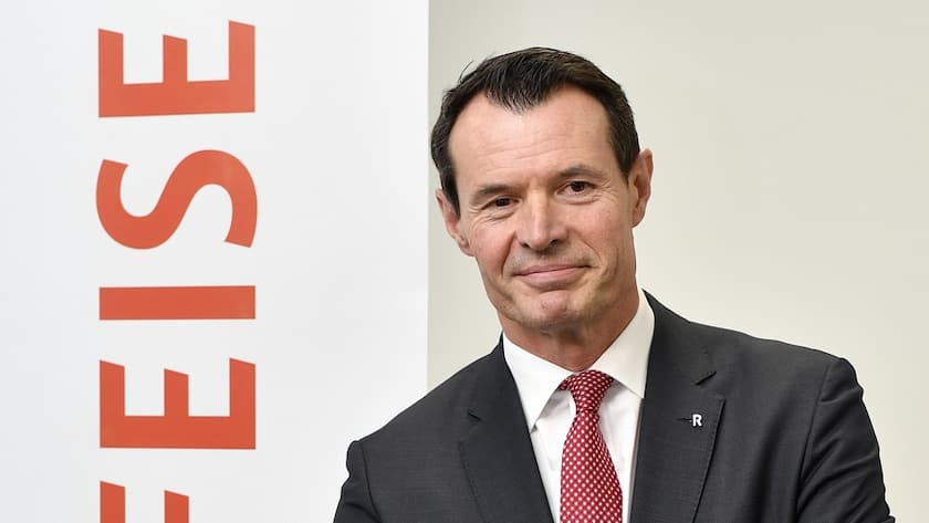 Guy Lachappelle Raiffeisen Nov 2018 an DV in Brugg