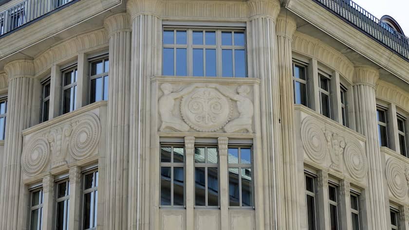 Der Zuercher Kaufleuten nach aufwendiger Renovation im neuen Glanz am Sonntag, 6. Juli 2014 in Zuerich. (KEYSTONE/Walter Bieri)