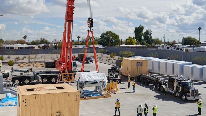Aufbauarbeiten von Meyer Burger am neuen Standort in Goodyear, Arizona.