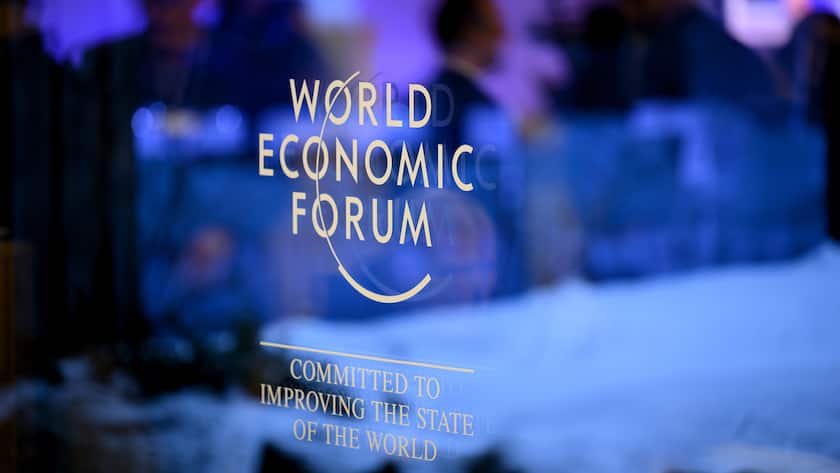 The logo of the WEF pictured on a window of the Congress Centre during the 53rd annual meeting of the World Economic Forum, WEF, in Davos, Switzerland, Monday, January 16, 2023. The meeting brings together entrepreneurs, scientists, corporate and political leaders in Davos under the topic "Cooperation in a Fragmented World" from 16 to 20 January. (KEYSTONE/Laurent Gillieron)