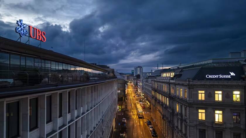 Wird eines der beiden Gebäude verkauft? Liegenschaften von UBS und Credit Suisse am Zürcher Paradeplatz.