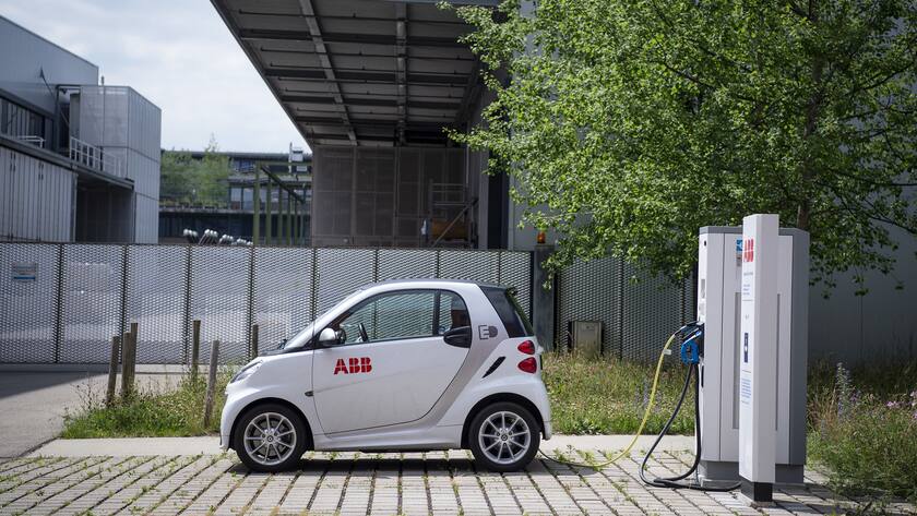 Geld für den Ausbau von ABB-Ladestationen. (Keystone)