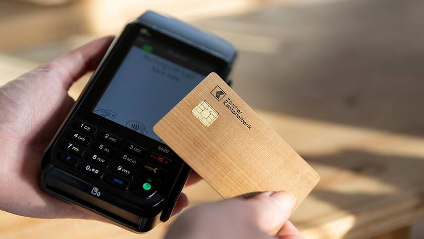 Die neue Bankkarte aus Holz