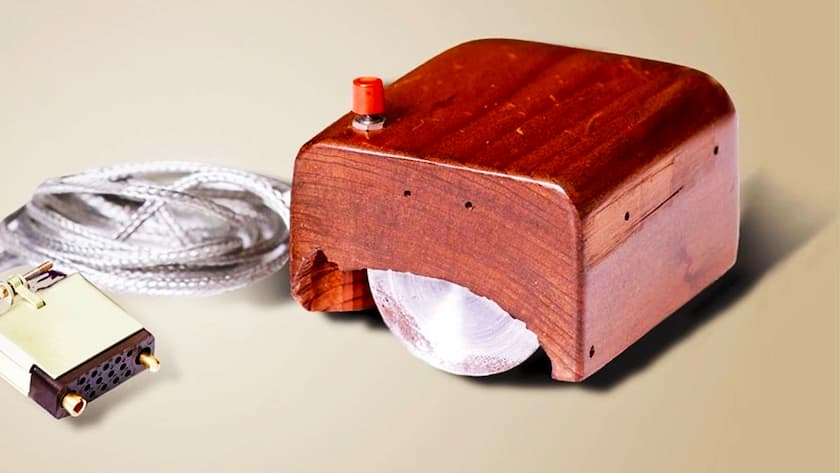 UNSPECIFIED - FEBRUARY 09: Prototype of the 1st computer mouse presented in 1968 (invented in 1963 by Douglas C. Engelbart) (Photo by Apic/Getty Images)