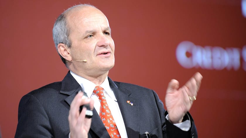 Bis nächsten Sommer wird Naville seinen Nachfolger bei der Einarbeitung unterstützen.