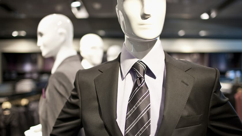 Anzüge im Globus: Die Besitzer setzen auch auf kleinere Städte.