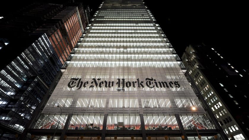 epa01572254 A view of the New York Times building in New York, New York, USA, on 08 December 2008. The New York Times Company announced on 08 December that is was borrowing up to 255 million US dollars against the value of the building due to a 400 million US dollar debt repayment in due in May 2009. EPA/JUSTIN LANE