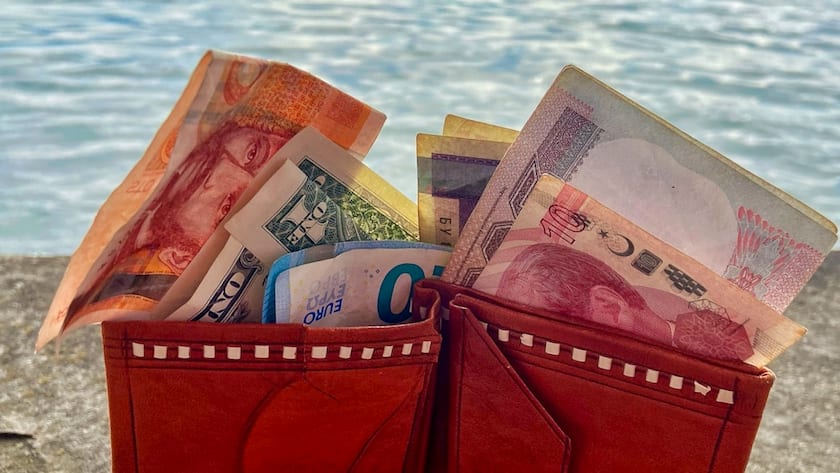 Bezahlen im Ausland: Was man wissen muss