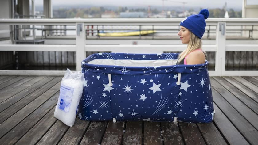 Eisschwimmen für den Teamspirit: Sie wirft Manager ins kalte Wasser Deniz Kayadelen Eisschwimmerin