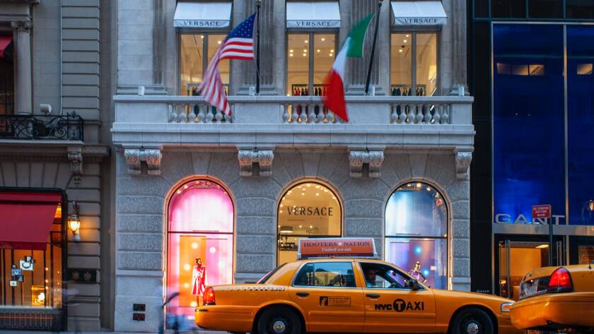Showcase Versace store on Fifth Avenue in Manhattan New York USA. New York New York USA Copyright: xSergixReboredox/xVWPicsx SRE-BS3968