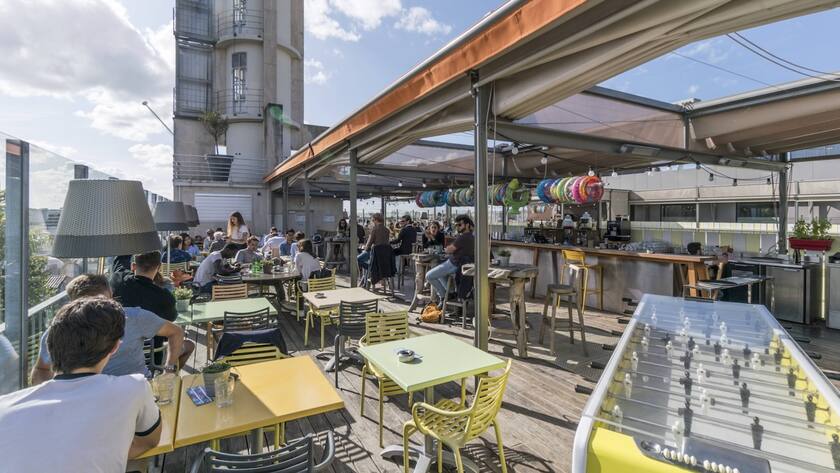 Mama Shelter Design Hotel, Dachterasse, Bar, Bordeaux, Frankreich *** Mom Shelter Design Hotel Roof terrace Bar Bordeaux France