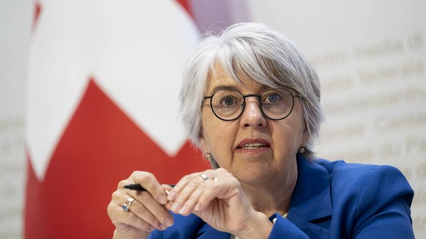 Bundesraetin Elisabeth Baume-Schneider spricht an einer Medienkonferenz ueber die Revision ambulanter Arzttarife, am Mittwoch, 19. Juni 2024, im Medienzentrum Bundeshaus in Bern. (KEYSTONE/Anthony Anex)