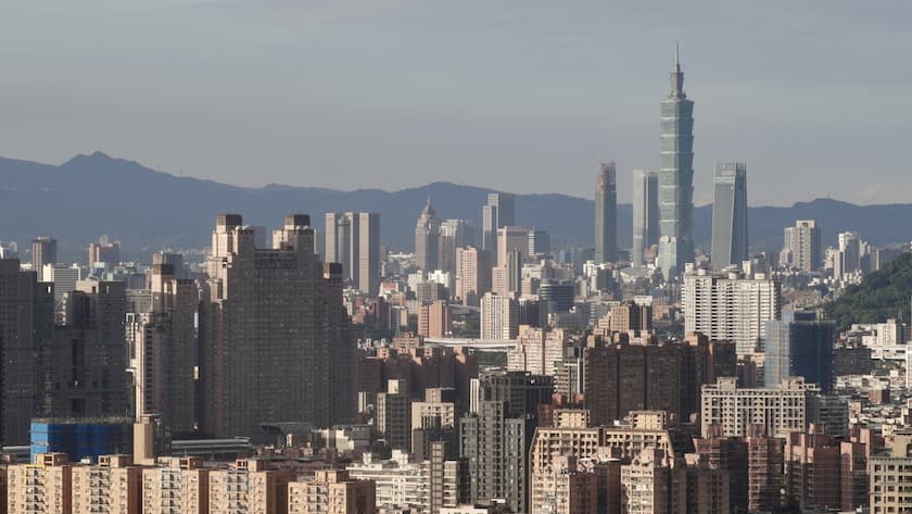 Ein allgemeiner Blick auf das Hauptgeschäftsviertel und den ikonischen Wolkenkratzer Taipei 101 in Taipeh