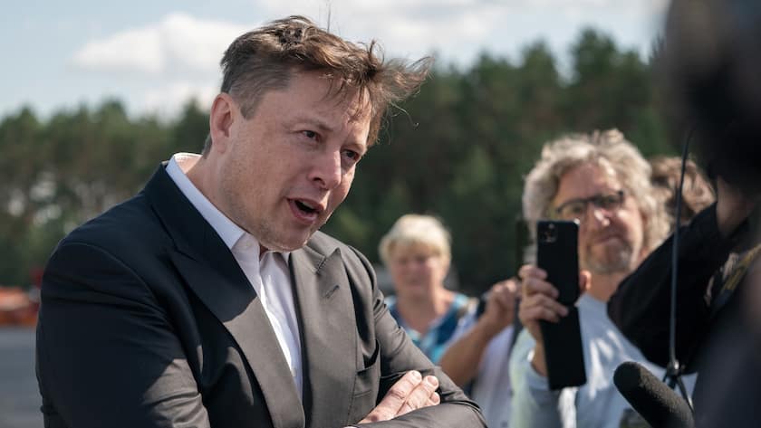 Elon Musk stellt sich gegen Künstliche Intelligenz.