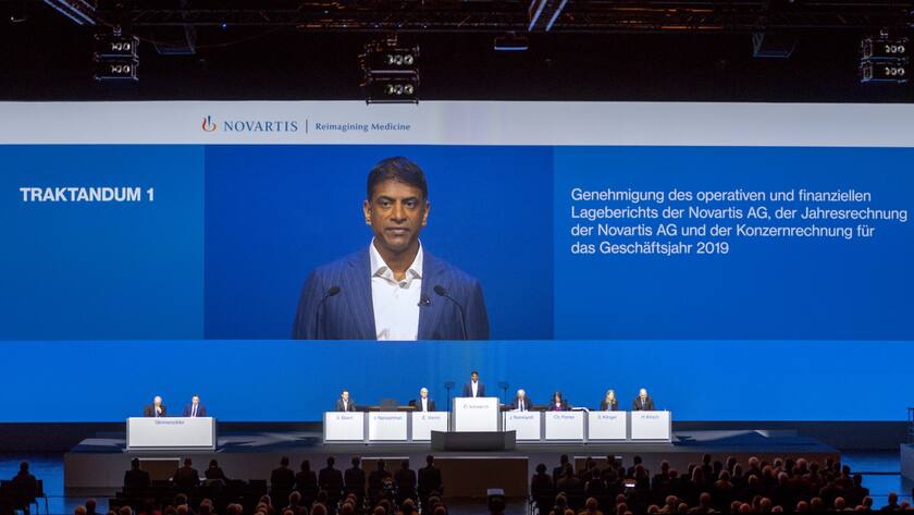 Novartis-CEO Vas Narasimhan muss einen Gewinneinbruch hinnehmen.