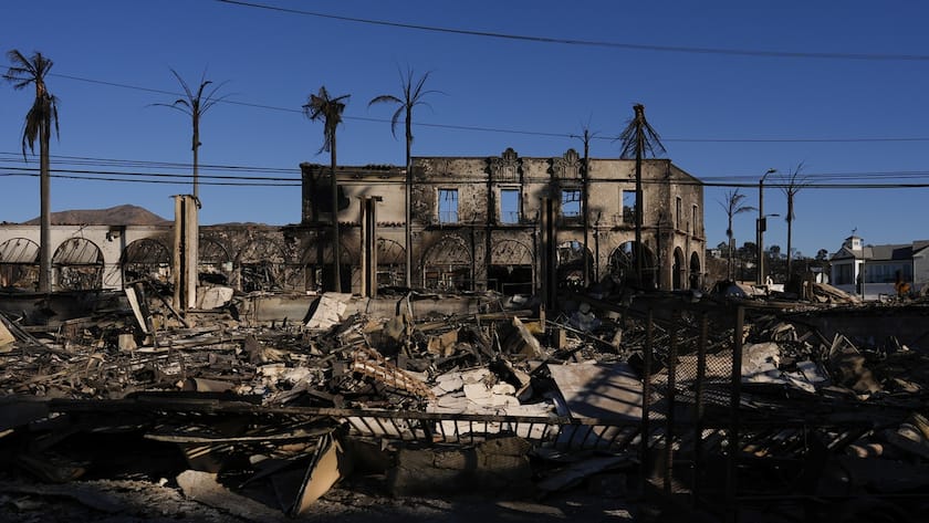 Brandruinen in Los Angeles so weit das Auge reicht.