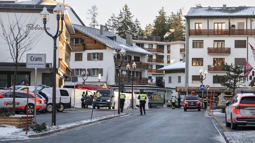 Auch am Neujahrsmorgen befanden sich noch zahlreiche Einsatzkräfte am Unglücksort in Crans-Montana.