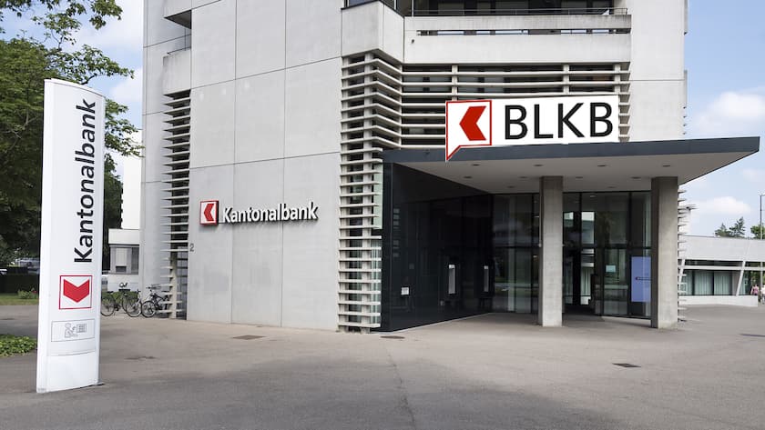 Montage: So könnte die Kantonalbank in Muttenz BL künftig angeschrieben sein