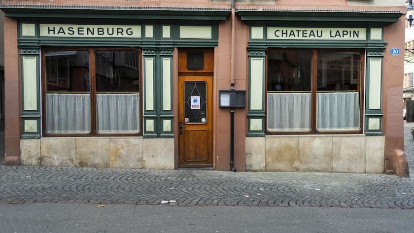 Das geschlossene Restaurant Hasenburg in Basel, am Montag, 11. Januar 2021. (KEYSTONE/Georgios Kefalas)