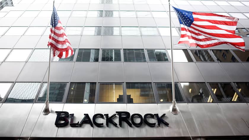 epa08937079 (FILE) - A view of the New York offices of the financial firm BlackRock in New York, New York, USA, 12 January 2016 (reissued 14 January 2021). BlackRock, the the world's largest fund, will publish their 4th quarter 2020 results on 14 January 2021. EPA/JUSTIN LANE *** Local Caption *** 55767506