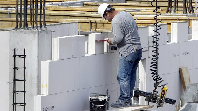 Das Baugewerbe gehört zu den Branchen, die von saisonaler Arbeitslosigkeit betroffen ist.