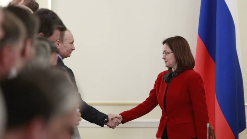 Auch der Zahlungsausfall kann der russischen Währung nichts anhaben: Präsident Wladimir Putin und seine Notenbankchefin Elvira Nabiullina