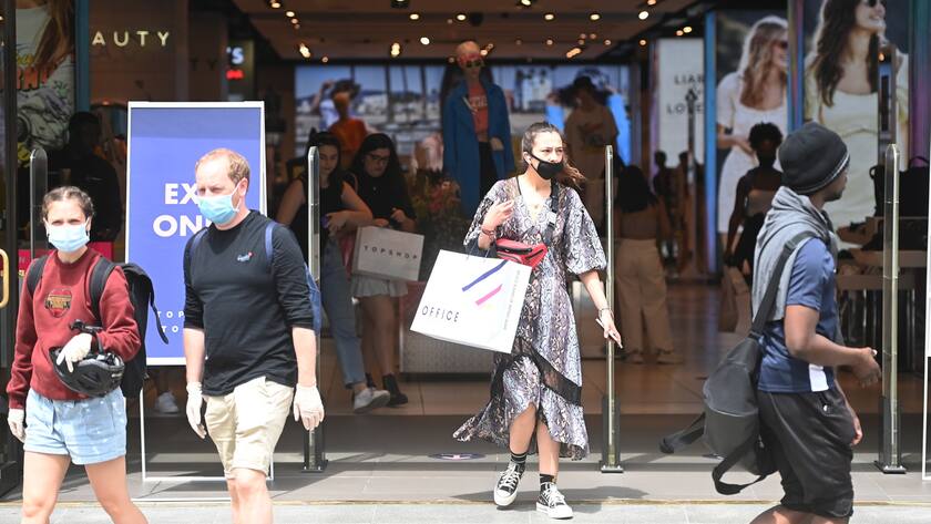 epa08486772 Shoppers in Oxford street in London, Britain, 15 June 2020. Retail stores have begun to re-open their doors across the UK after three months of lockdown. Countries around the world are taking increased measures to stem the widespread of the SARS-CoV-2 coronavirus which causes the Covid-19 disease. EPA/FACUNDO ARRIZABALAGA