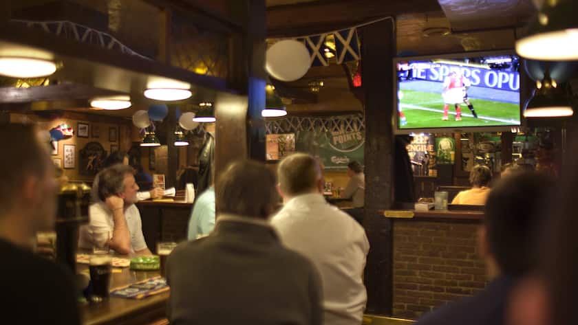 SCHWEIZ NACHTLEBEN BASEL MR PICKWICK PUB