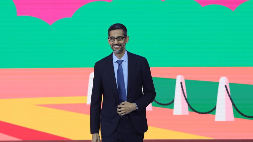 epa10373709 Google and Alphabet Inc. CEO Sundar Pichai arrives to attend Google for India event in New Delhi, India, 19 December 2022. Pichai attended Google for India 2022 event and is expected to meet Indian Government officials during his visit to India. EPA/RAJAT GUPTA