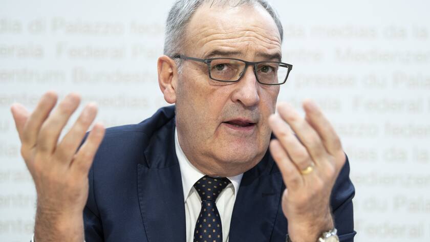 Der neugewaehlte Bundespraesident Guy Parmelin spricht an einem Point de Presse, am Mittwoch, 9. Dezember 2020, in Bern. (KEYSTONE/Peter Schneider)