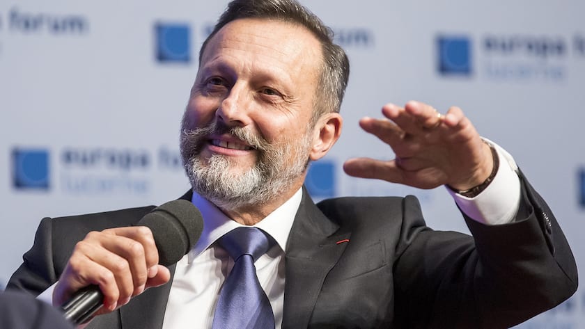 Daniel Vasella, ehem. CEO und VR-Praesident Novartis, spricht waehrend dem Europa Forum in Luzern am Montag, 15. Mai 2017. (KEYSTONE/Alexandra Wey)