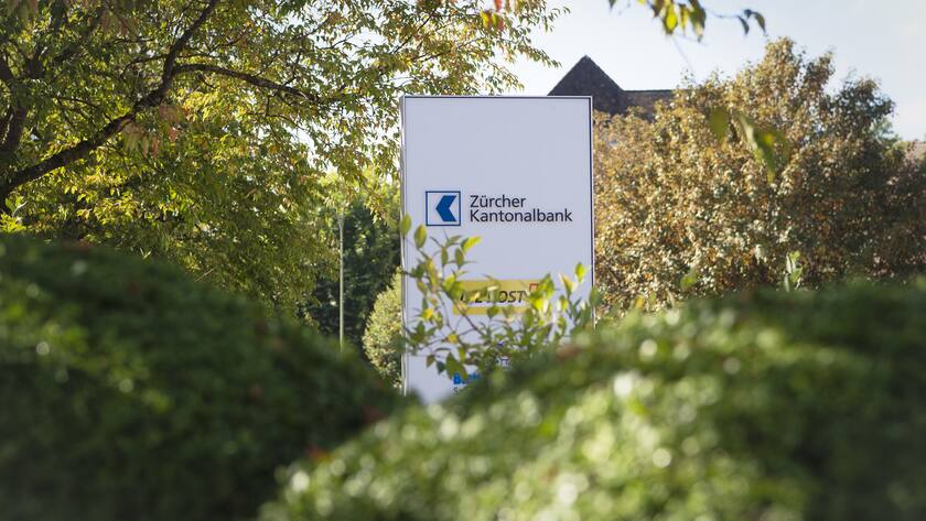 Die Filiale der Zuercher Kantonalbank in Marthalen, am Donnerstag, 4. Oktober 2018. Die Zuercher Kantonalbank (ZKB) schliesst in den naechsten zwei Jahren sieben Schalterstandorte. Davon betroffen ist auch die Filiale in Marthalen. (KEYSTONE/Melanie Duchene)