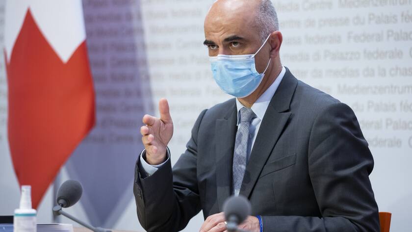 Bundesrat Alain Berset spricht waehrend einer Medienkonferenz
