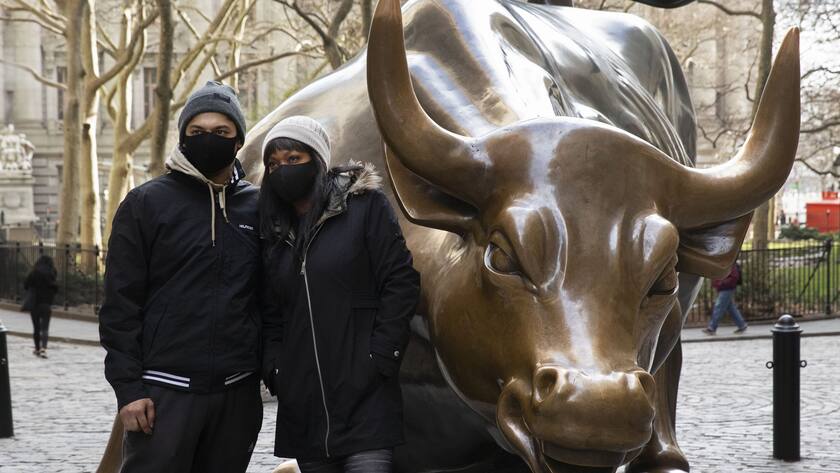Charging Bull an der Wall Street Coronavirus