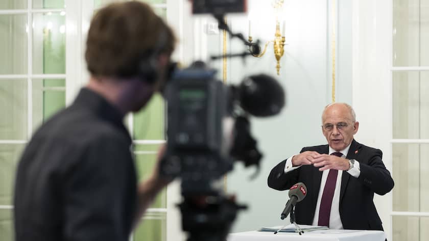 Bundesrat Ueli Maurer spricht ueber das Treffen der G20 Finanzminister und Finanzministerinnen in Venedig, am Samstag, 10. Juli 2021 in Bern. (KEYSTONE/Peter Klaunzer)