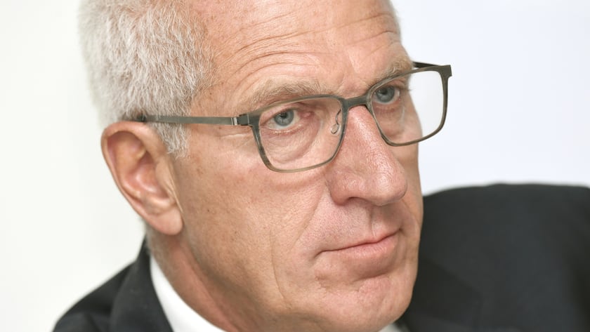 Pierin Vincenz, VR-Praesident Helvetia und Leonteq an einer Medienkonferenz des Schweizerischen Arbeitgeberverbandes zu Frauen in den Verwaltungsraeten, in Zuerich, am Dienstag, 8. November 2016. Im Zentrum der heute vorgestellten Initiative steht ein «Code of Conduct» fuer Personalberatungsfirmen, die in der Rekrutierung von Fuehrungskraeften taetig sind. (KEYSTONE/Walter Bieri)