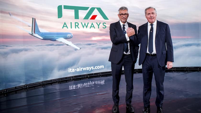 ITA-Präsident freut sich über Offerte von MSC und Lufthansa Fabio Lazzerini, left, CEO of new national carrier ITA, poses with President Alfredo Altavilla