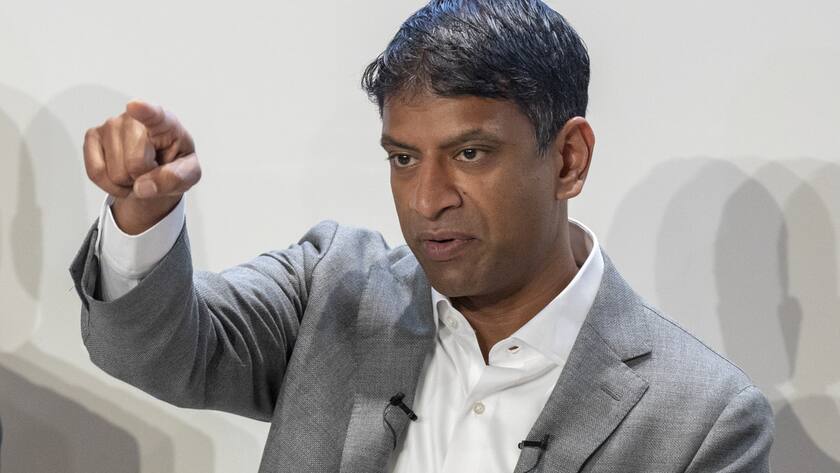 Roche-Beteiligung beschert Novartis einen Gewinnsprung Vas Narasimhan Novartis