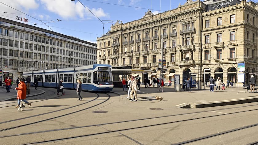 Die Credit Suisse am Zuercher Paradeplatz am Freitag, 25. Februar 2022. (KEYSTONE/Walter Bieri)