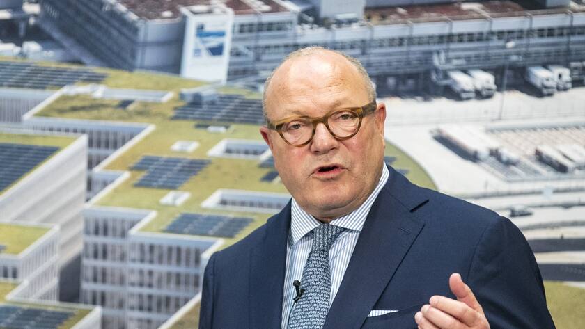 Andreas Schmid, Verwaltungsratspraesident Flughafen Zuerich AG, spricht an der Medienkonferenz ueber die Eroeffnung des ãThe CircleÒ, das neue Quartier im Flughafen Zuerich, aufgenommen am Donnerstag, 5. November 2020, in Zuerich. (KEYSTONE/Alexandra Wey)