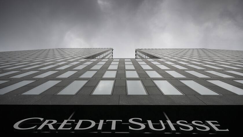 Das Logo der Schweizer Bank Credit Suisse an einem Gebaeude in Zuerich Oerlikon, aufgenommen am Montag, 21. Februar 2022. (KEYSTONE/Ennio Leanza).