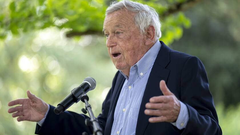 Hansjoerg Wyss, Stiftungsratspraesident Beyeler-Stiftung, beim Spatenstich fuer den Museumsneubau der Fondation Beyeler in Riehen am Donnerstag, 19. Mai 2022. (KEYSTONE/Georgios Kefalas)