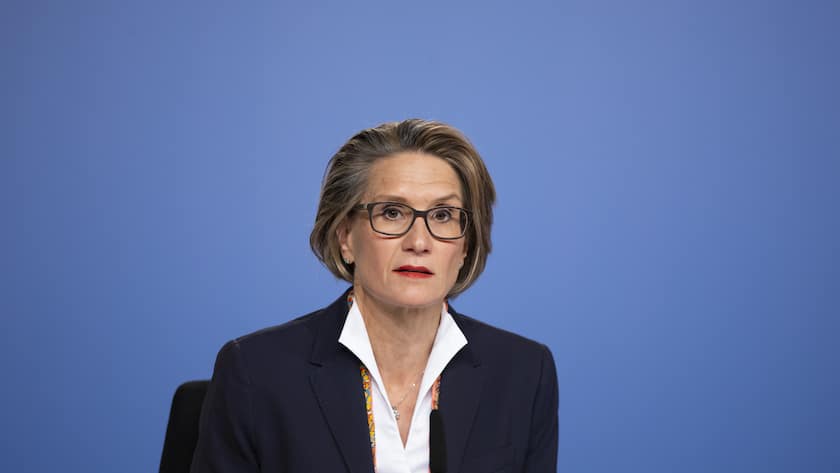 Andrea Maechler, Mitglied des Direktoriums der Schweizerischen Nationalbank SNB, spricht waehrend des Halbjahres-Mediengespraechs, am Donnerstag, 17. Juni 2021, in Bern. (KEYSTONE/Peter Klaunzer)