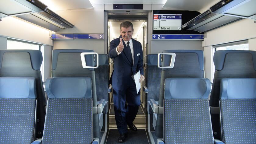 Stadler-CEO Peter Spuhler, aufgenommen anlaesslich des Roll-Outs des neuen Hochgeschwindigkeitszuges "Giruno" der Stadler Rail, am Donnerstag, 18. Mai 2017, in Bussnang. (KEYSTONE/Gian Ehrenzeller)