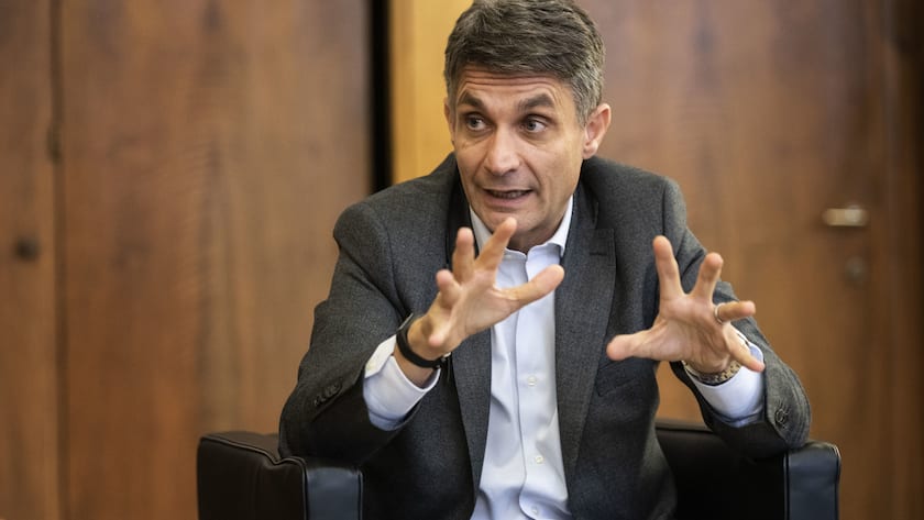 Fabrizio Petrillo, CEO of AXA Winterthur, photographed during an interview on at the company's headquarters in Winterthur, in the Canton of Zurich, Switzerland, on December 16, 2019. (KEYSTONE/Christian Beutler)Fabrizio Petrillo, CEO der AXA Winterthur, fotografiert waehrend eines Interviews am 16. Dezember 2019 am Hauptsitz des Unternehmens in Winterthur. (KEYSTONE/Christian Beutler)