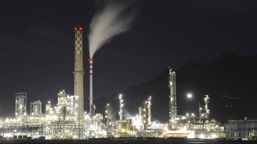 Die Inflation in der Schweiz geht vor allem auf teurere Erdölprodukte zurück. Tamoil Raffinerie in Collombey