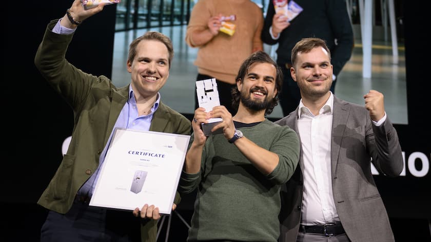 Tobias Gunzenhauser and Jose Amado-Blanco (v.l.n.r) gewinnen den Swiss Economic Award 2022