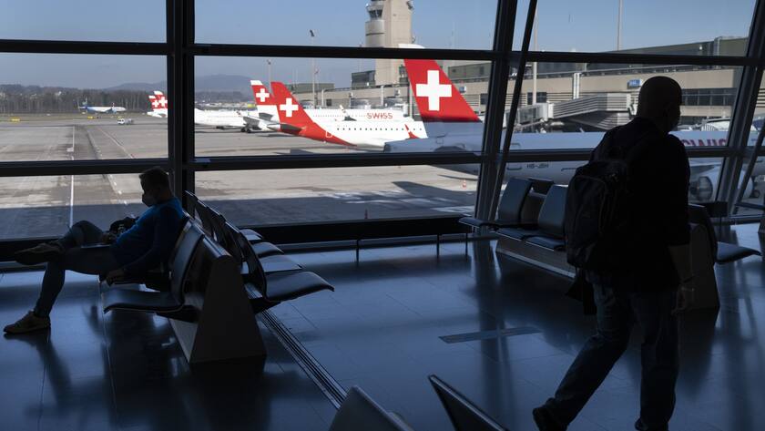 Swiss Airline Flugpassagiere am Flughafen
