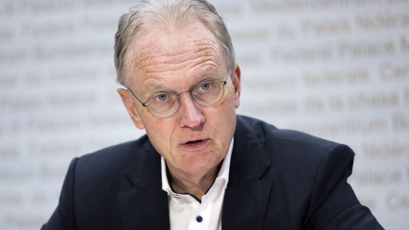 Hans-Ulrich Bigler, Direktor Schweizerischer Gewerbeverband, spricht waehrend einer Medienkonferenz des Komitees "Mediengesetz Nein", am Mittwoch, 5. Januar 2022, in Bern. (KEYSTONE/Peter Klaunzer)