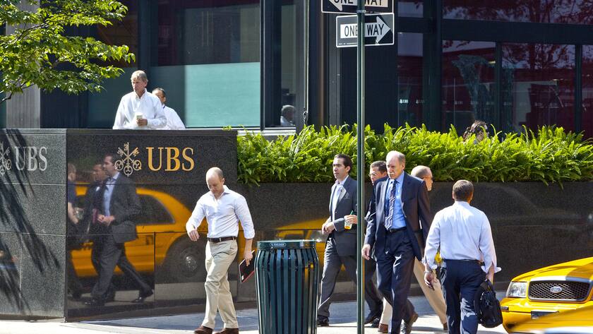 Logo of UBS bank on the building of its branch on Park Avenue in New York City, USA, pictured on July 20, 2009. (KEYSTONE/Martin Ruetschi)Das Logo der UBS AG auf dem Gebaeude ihrer Niederlassung an der Park Avenue in New York City, USA, aufgenommen am 20. Juli 2009. (KEYSTONE/Martin Ruetschi)